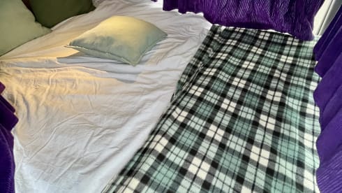 OSCAR – super cosy  - automatic campervan. price  includes insurance !