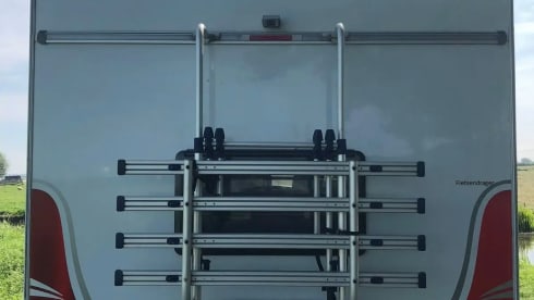 Beautiful, spacious camper with heating and air conditioning