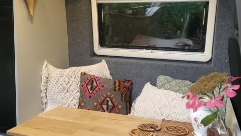 Cool, cozy 3p Renault Master campervan from 2017