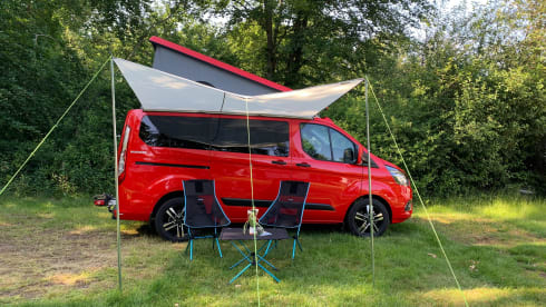 Ford Nugget uit 2021 – Travel in Red