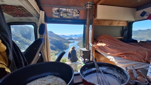 Gaia – Gaia - cozy green camper with wood stove