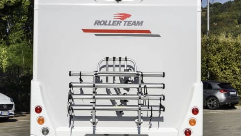 Caroline – Brand New 2022  5 Berth camper , Price includes Insurance 