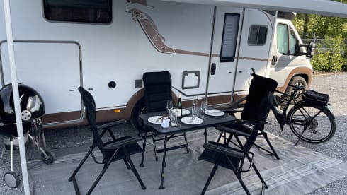2. DelPi – Luxury mobile home Bürstner Delfin Harmony T726