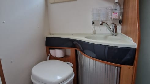 Moby the mobi  – 4p Eura Mobil alcove uit 2009