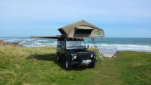 ARMSTRONG – Land Rover Defender 110 with Rooftop Tents & Awning  | Carries 5 & Sleeps 5