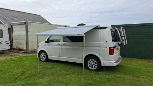George – 4 berth Volkswagen campervan from 2016