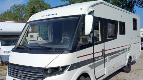 Aki – 4p Adria Mobil integrated uit 2017