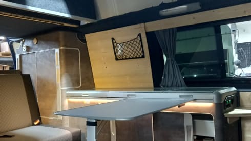 Harry – Camping-car bus Volkswagen SUNLINER XL LUXE 5p, construit en 2023 !