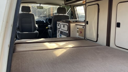 Sammy – VW Solar Hi-Top off grid Campervan 