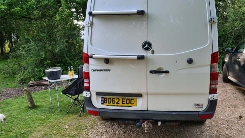 2 berth Mercedes Sprinter MWB AC 