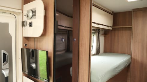 Enjoy our luxurious Dethleffs Trend '18, low length beds, delivery service