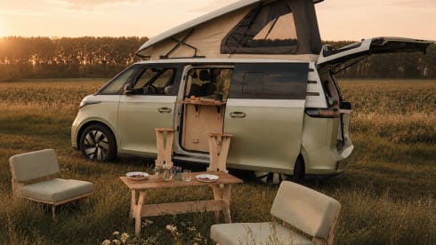 ELSEWHERE I Selected places by Slow Heritage® I – Conversione di design per camper elettrico premium VW ID Buzz  