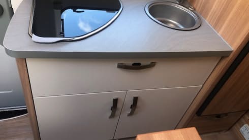 Fully furnished 2p camper Knaus W 2016 with length beds, air conditioning