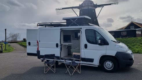 Lux – 2p Peugeot bus uit 2012