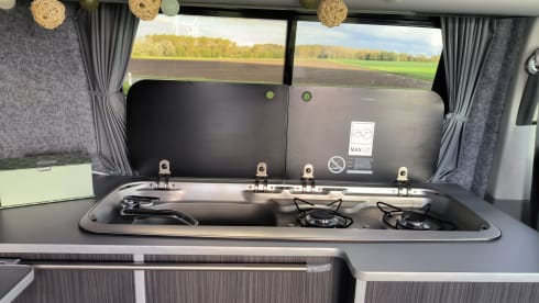 Liv – 2p Volkswagen campervan uit 2009
