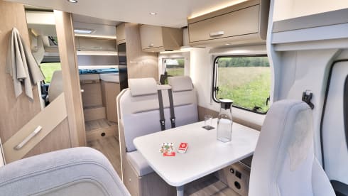 Molly – Molly 4p Carado from 2024, semi-integrated