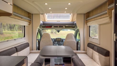 4p Challenger semi-integrated uit 2021