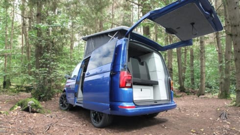 Eyore – Volkswagen campervan met 2 slaapplaatsen, vanaf bouwjaar 2022.