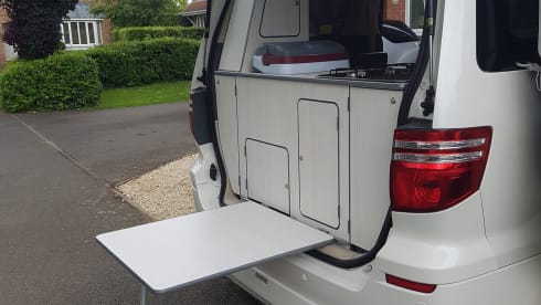White Camper – Toyota Alphard Family Campervan for your Staycation