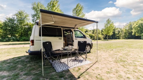 4p Volkswagen campervan from 2004