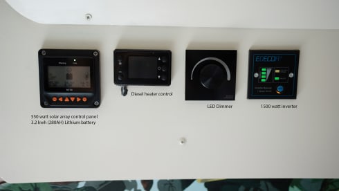 Zonnewijzer – Winter-Proof Off-Grid Campervan with Solar, Nespresso, Oven and more!