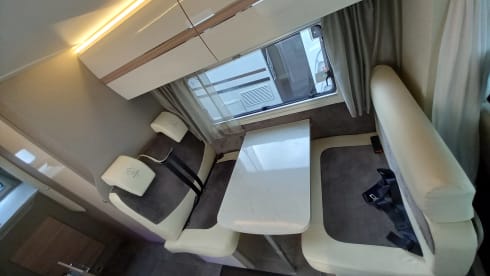 Raumwunder  – Maple Canada AD