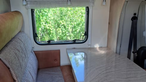 Burstner Nexxo, very spacious and very complete