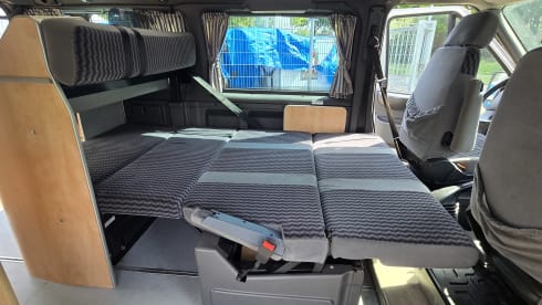 'The Nugget' – 4p Ford bus uit 2003