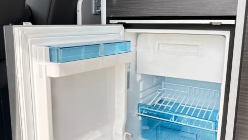 Sylvie – Wonderful VW T6 Camper with Poptop and Newly Fitted Interior!