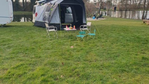 4p Mercedes-Benz camper bus. Euro 6 + automatic