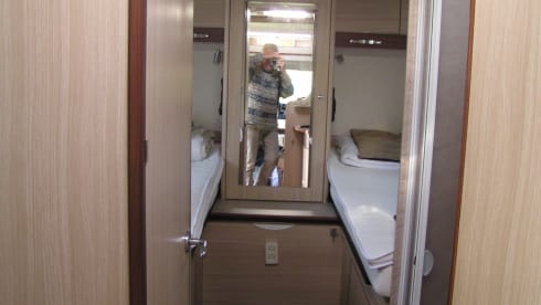 Fleurette Florium – Spacious 4p Fleurette Semi-Integral from 2013 based on a Fiat Ducato.