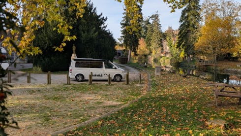 Liv – 2p Volkswagen campervan uit 2009