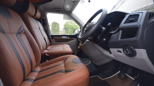 Volkswagen Campervan - 4 Berth