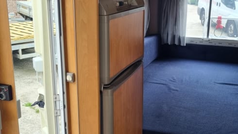ZU VERMIETEN Halbintegrierter Camper Chausson 4 / 6 Pers für Ihren Top-Urlaub