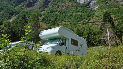 Fietje – Super nice and tidy alcove camper
