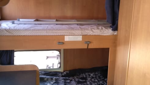 Overcab motorhome