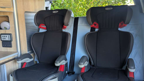 Colin – VW campervan, pop-top 4 berth