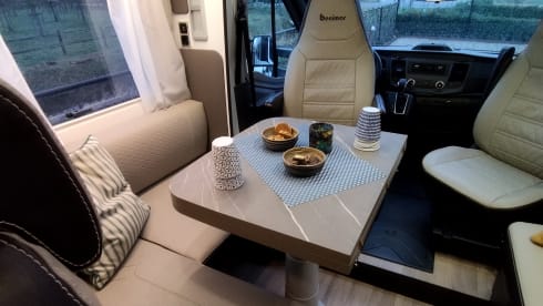 Vrijheid – Luxury Benimar Cocoon 496 Automatic motorhome 4 persons