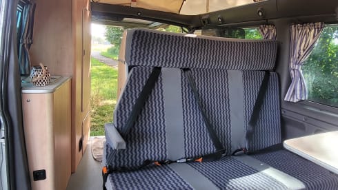 Nuggy – Ford Nugget 5 persoons,  Stoere kampeerbus voor de ultieme roadtrip!