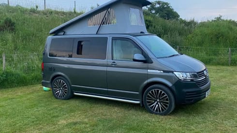 Florrie The Adventure Van - Volkswagen Transporter T6 Camper King