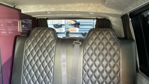 Lola – Volkswagen T6.1 - Ready for adventure on your terms