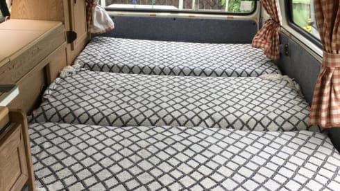 Blue – Volkswagen Wohnmobil mit 4 Schlafplätzen aus dem Jahr 1986