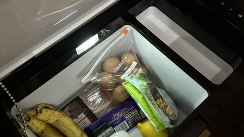 Peach – Cosy Mercedes Sprinter Campervan 