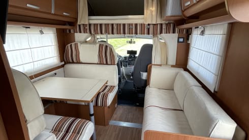 DUCA_57 – Elnagh Duke 57D: Experience the XL Adventure with the Comfort you expect.