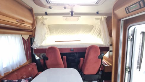 4p Mercedes-Benz integrated uit 2008