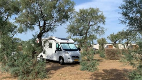 The Rolling palace – 4p Bürstner semi-integrated from 2012