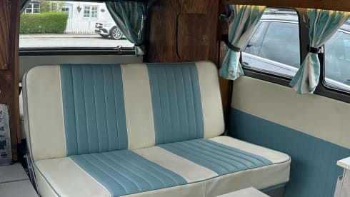 Snowy – 2 berth Volkswagen campervan from 1957