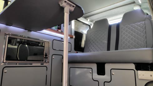 Mork! – Live the van-life dream. Fully equipped VW T6 