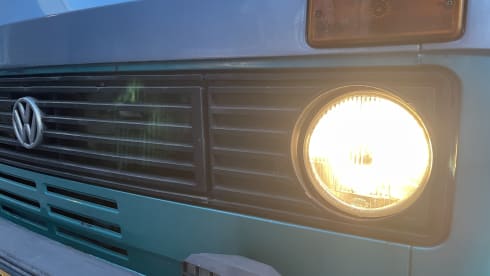 Blauwe Kiwi (VW LT28) – Rent a Volkswagen LT classic retro camper for unprecedented adventures!