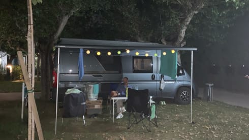 4p Adria Twin Family Van